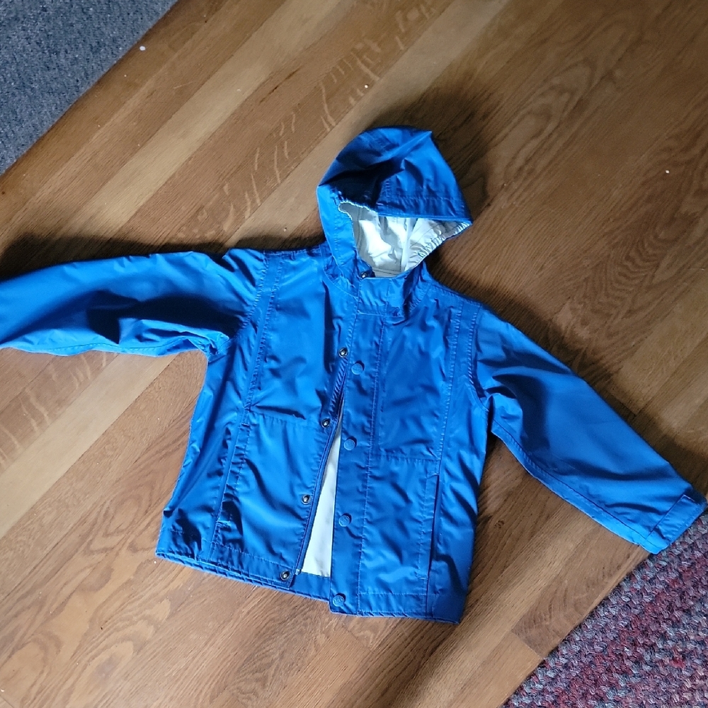 REI Blue Raincoat with Hood and Weather-Resistant Fabric